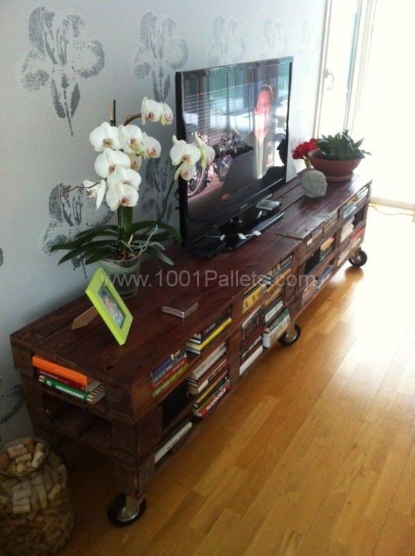 Amazing & Practical TV Set from Recycled Pallets Pallet TV Stand & Rack photo-2-1