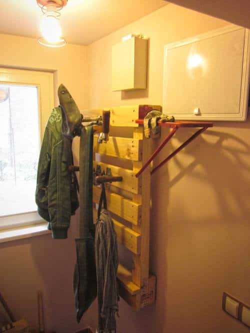 Custom Pallet Hanger For The Entrance Pallet Shelves & Pallet Coat Hangers 