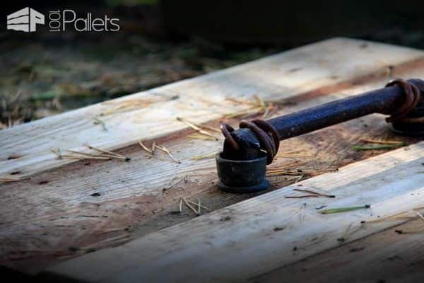 Recycled Pallet as a Cover for a Well Pallets in the Garden 