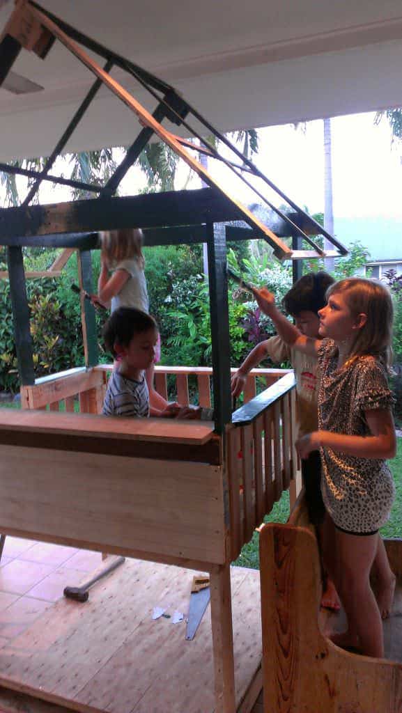 Pallet Cubby House Fun Pallet Crafts for KidsPallet Sheds, Pallet Cabins, Pallet Huts & Pallet Playhouses 904418_10151411204457613_481230717_o