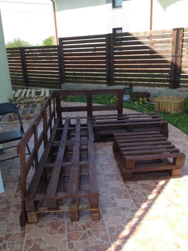 3 Steps To Make This Pallet Sofa Pallet Sofas & Couches 