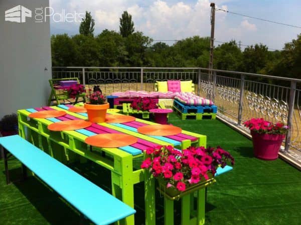 Pallets-land: Colorful Terrace Lounges & Garden Sets Pallet Terraces & Pallet Patios Pallets-land: Colorful Terrace Lounges & Garden Sets Pallet Terraces & Pallet Patios