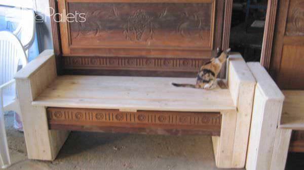 Old Bed Transformed Into Benches Using Pallets Pallet Benches, Pallet Chairs & Stools banc-001