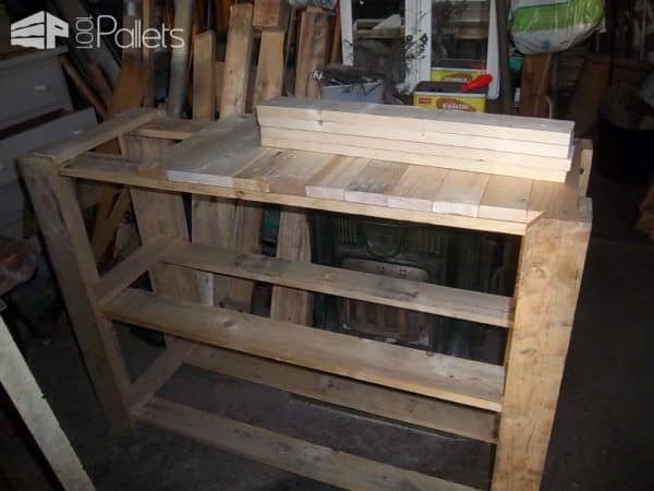 Cupboard Made with Wood From Used Pallets Pallet Cabinets & Wardrobes meuble-palettes-11-2013-480