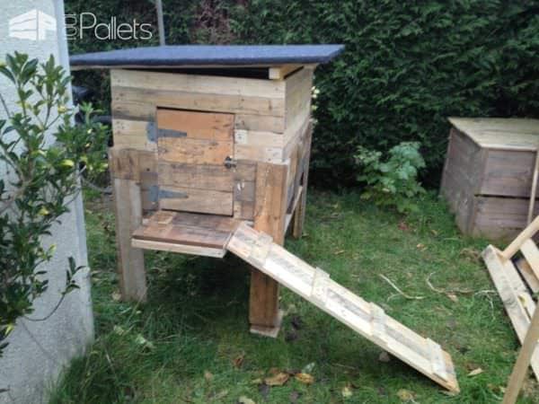 Pallets Chicken Coop & Fence / Poulailler Et Palissade En Palettes Animal Pallet Houses & Pallet Supplies Pallets Chicken Coop & Fence / Poulailler Et Palissade En Palettes Animal Pallet Houses & Pallet Supplies