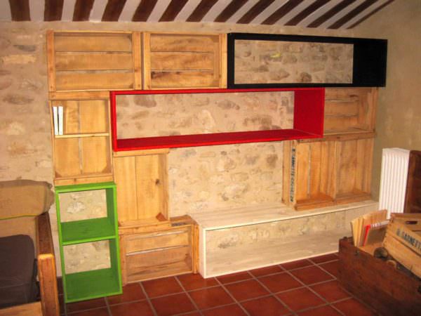 Biblio-tetris, Bookshelf Out of Repurposed Crates & Pallet Planks Pallet Bookcases & Bookshelves 