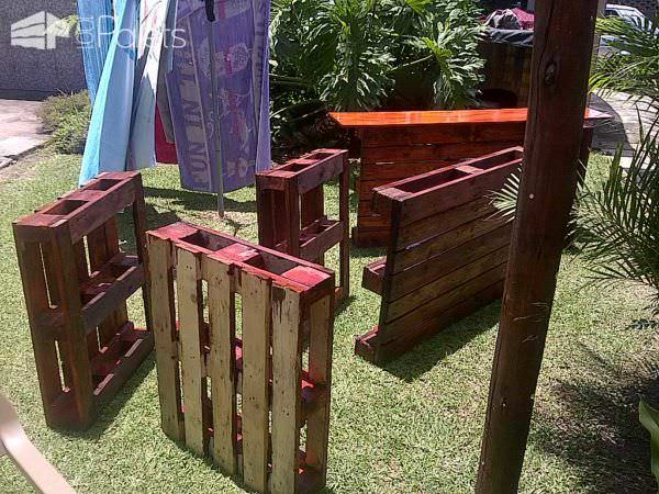 Home Made Outdoor Pallet Bar DIY Pallet Bars IMG-20131227-01588