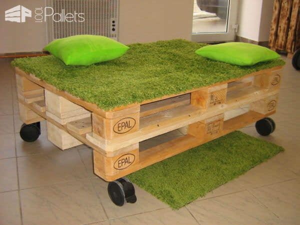 Ideas of Pallet Furnitures for a Store DIY Pallet FurniturePallet Store, Bar & Restaurant Decorations Snimek-045