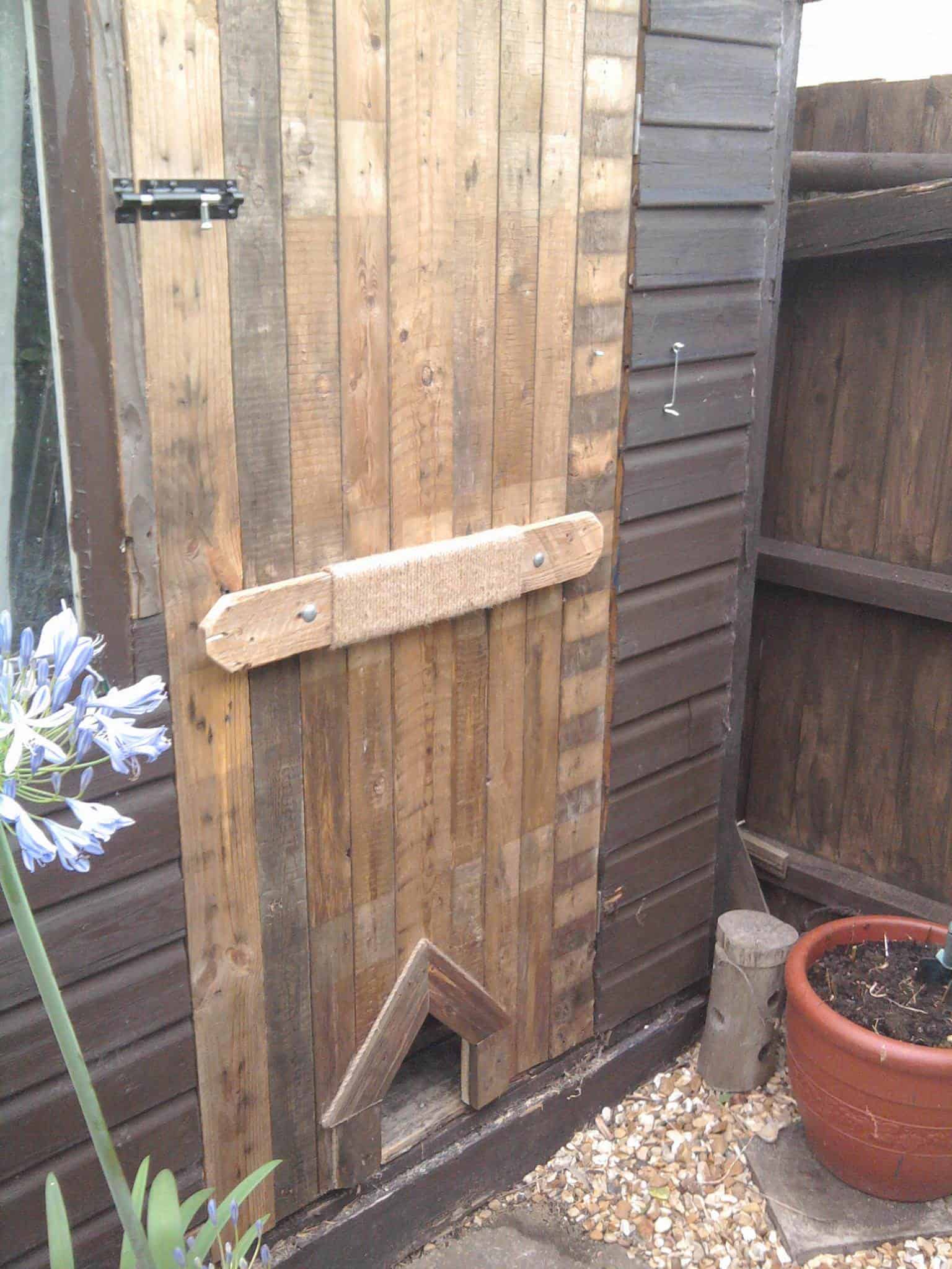 pallet shed door • 1001 pallets