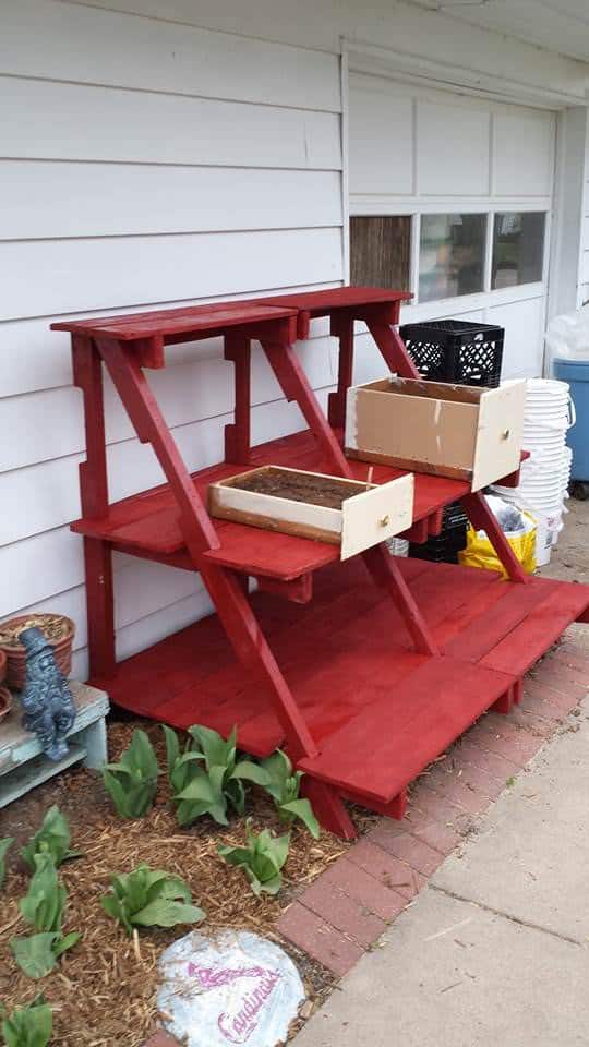A Pallet Plant Stand Pallet Terraces & Pallet Patios A Pallet Plant Stand Pallet Terraces & Pallet Patios