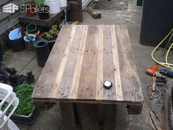 Upcycled Pallet Garden Table With 2 Pallets Pallet Desks & Pallet TablesPallets in the Garden 2014-04-26-15.39.56