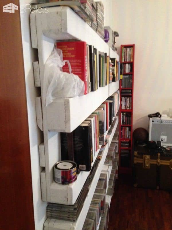 The Easiest Bookshelf: Made From One Single Pallet Pallet Bookcases & Bookshelves IMG_0721