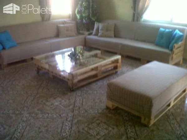 My First Pallet Projects Pallet Coffee TablesPallet Sofas & Couches mi-primera-sala