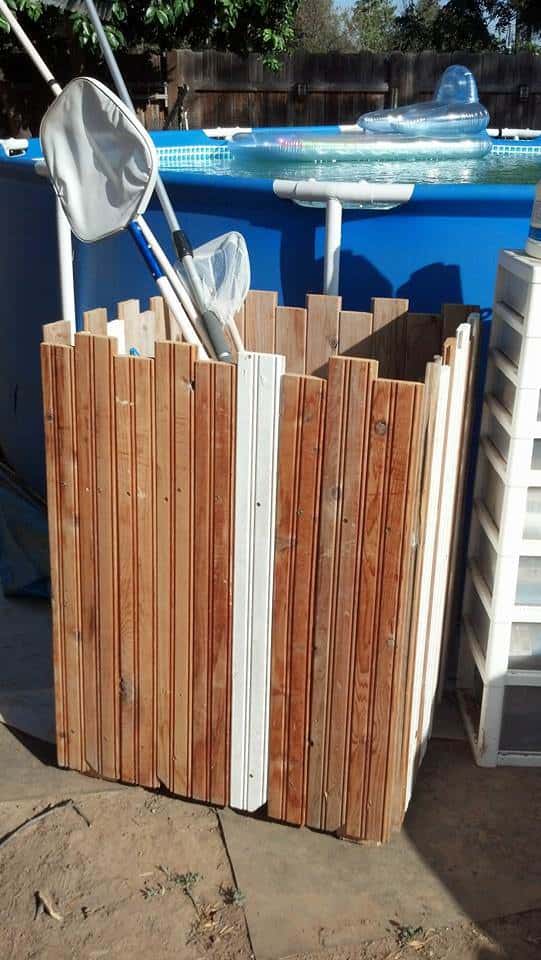 Pallet Pool Deck & Pool Supplies Caddy Other Pallet ProjectsPallets in the Garden recycled_fence_pallet_pool_caddy1