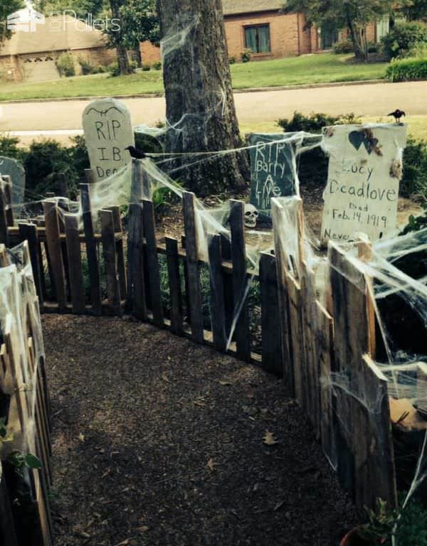 22 Superb Halloween Decorations7