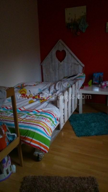 Lit Enfant En Palettes / Kids Pallet Bed Pallet Beds, Pallet Headboards & Frames Lit Enfant En Palettes / Kids Pallet Bed Pallet Beds, Pallet Headboards & Frames