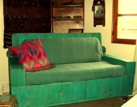 From Stuffed Loveseat to Beautiful Pallet Wood Sofa for Veranda Pallet Sofas & Couches OLYMPUS DIGITAL CAMERA