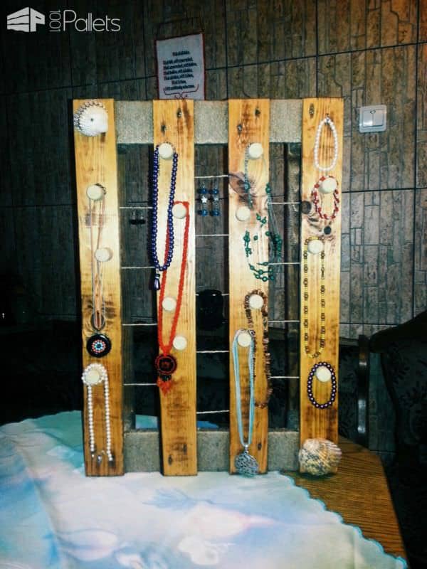 Pallet Jewelry Holder Pallet Shelves & Pallet Coat HangersPallet Wall Decor & Pallet Painting POMELO_20150223172809_fast