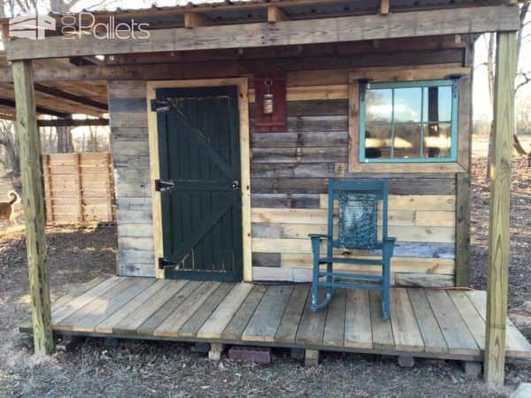 Tiny Off Grid Cabin Made from Pallets &amp; Reclaimed Lumber 