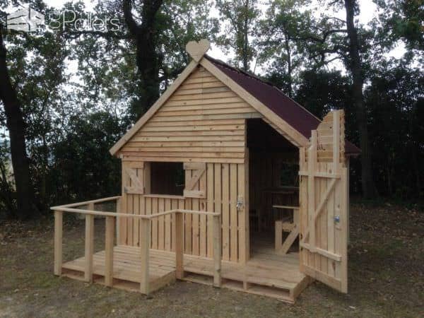 Pallet Cabin & Clubhouse: Build Your Own 19 Pallets Teenager Cabin Hideaway Fun Pallet Crafts for Kids Pallet Sheds, Cabins, Huts & Playhouses 