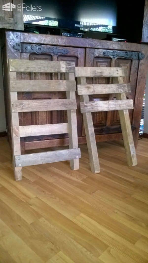 Chaise Emboitable En Palette / Stackable Pallet Chair Pallet Benches, Pallet Chairs & Stools Chaise Emboitable En Palette / Stackable Pallet Chair
