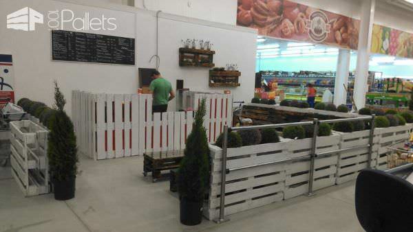 Coffee Shop Furniture Out Of Upcycled Pallets Pallet Store, Bar & Restaurant Decorations 