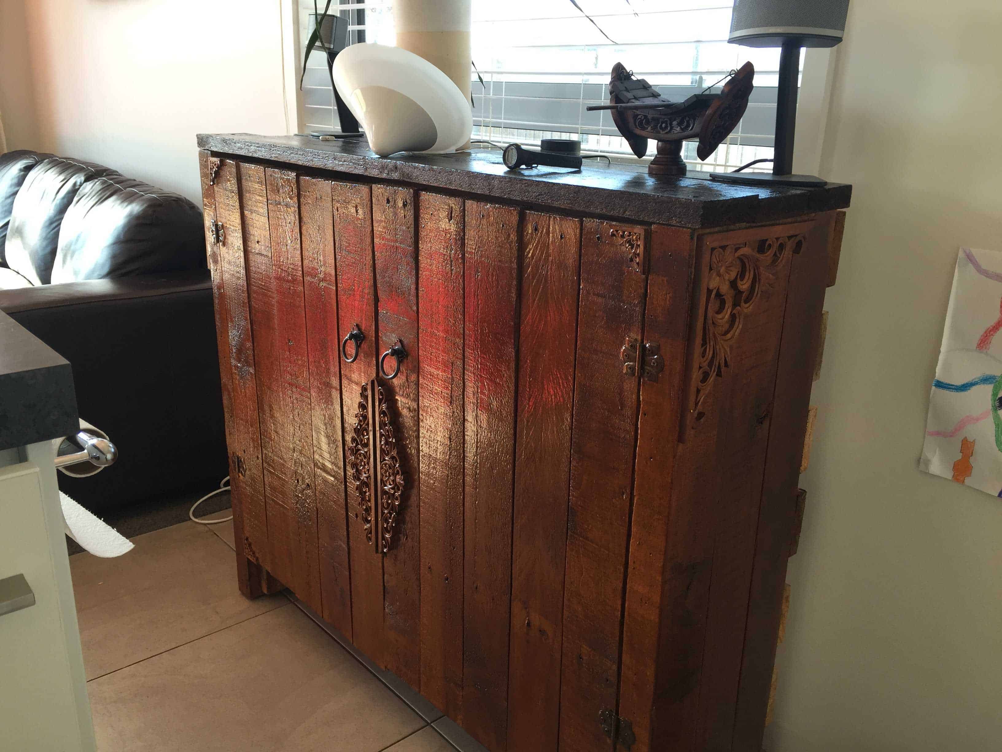 Pallet Sideboard • 1001 Pallets