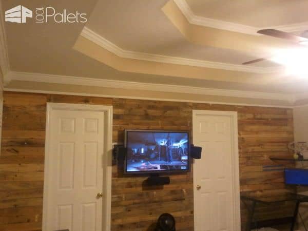 Living Room Accent Pallet Wall Pallet Walls & Pallet Doors 
