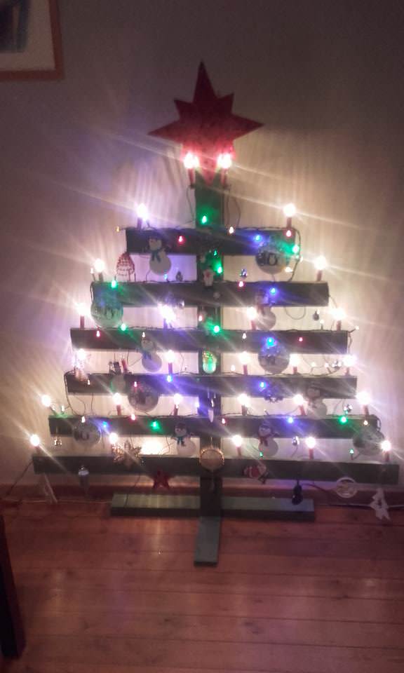 Diy: Green Christmas Tree Pallet Home Accessories 12294656_10203596755918943_2202893289513294225_n