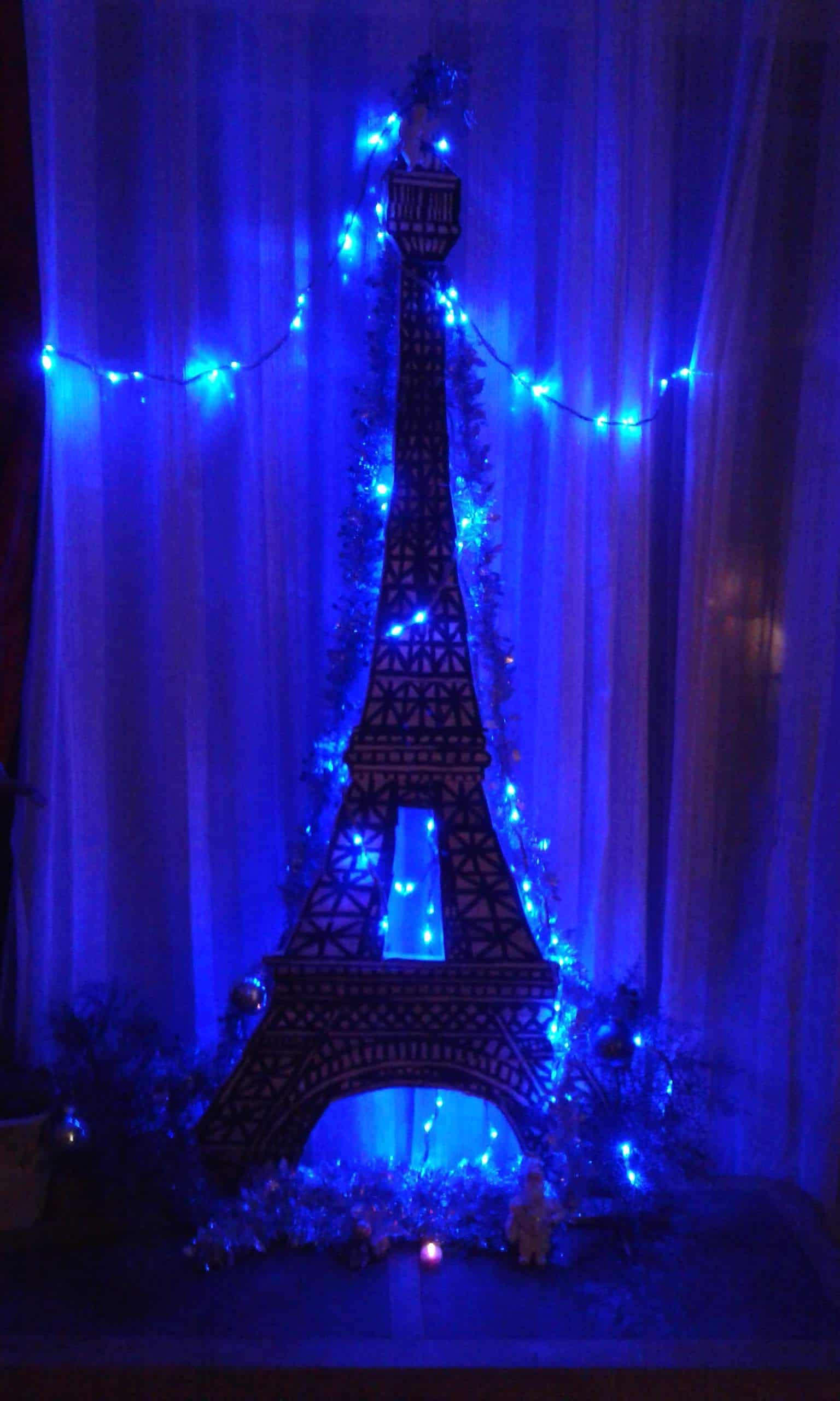 Pallet Eiffel Tower as a Christmas Tree • 1001 Pallets