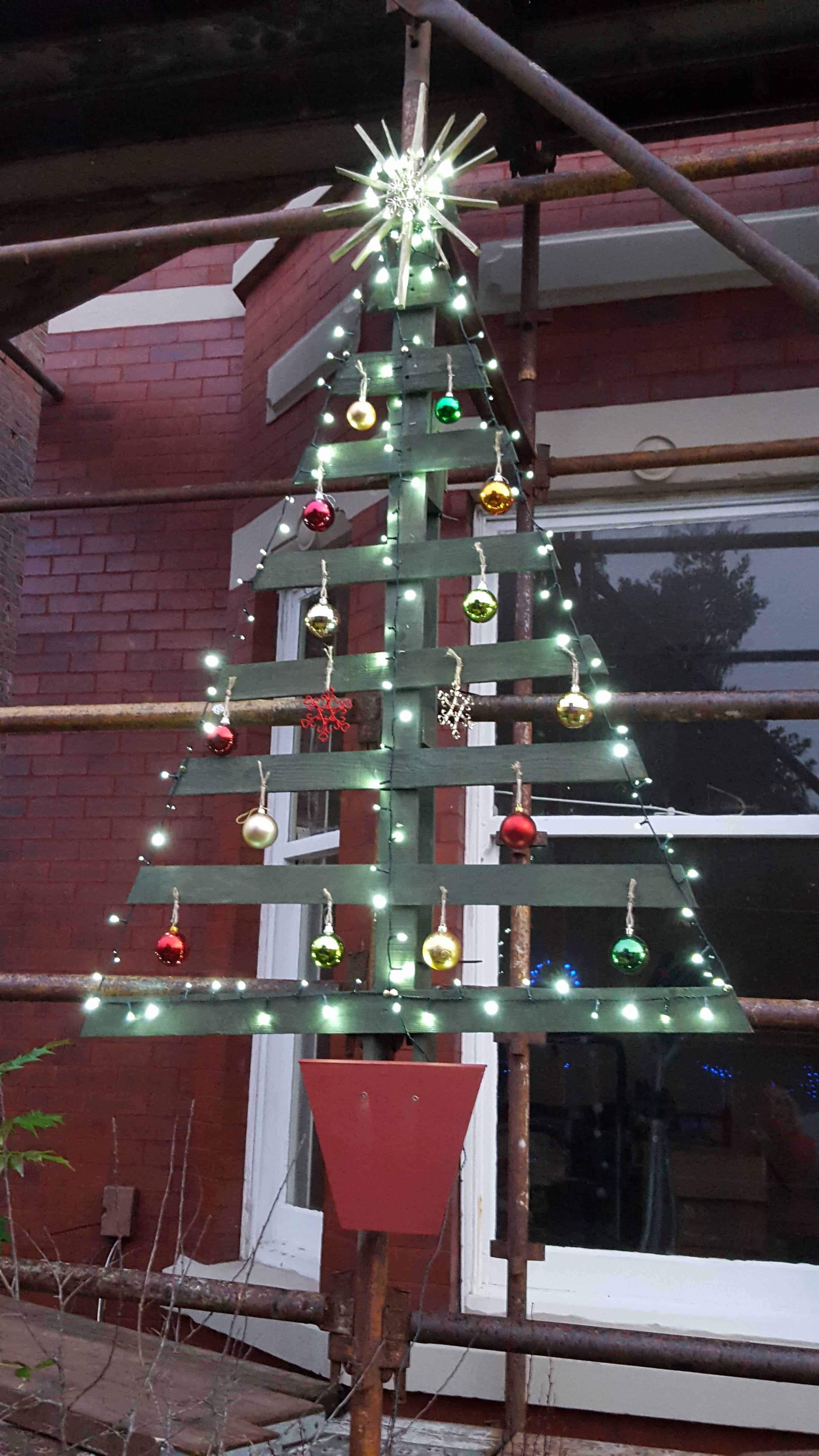 Pallet Christmas Tree • 1001 Pallets