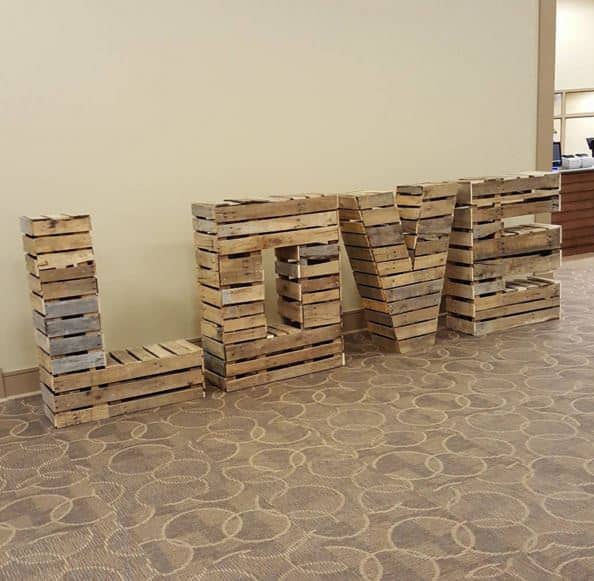 19 Brilliant Valentine S Day Decorations Made Out Of Pallets