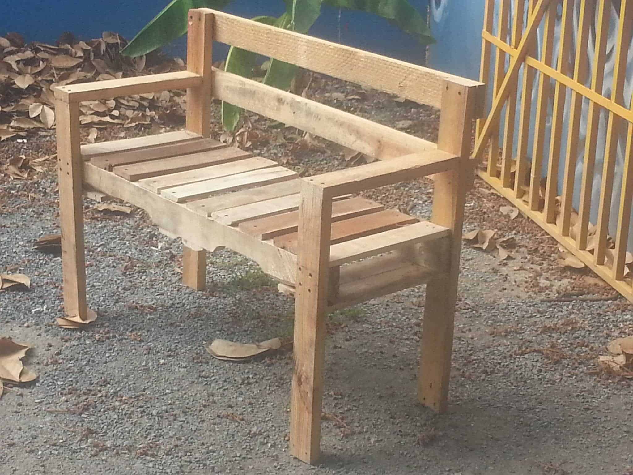 Pallet Outdoor Bench • 1001 Pallets