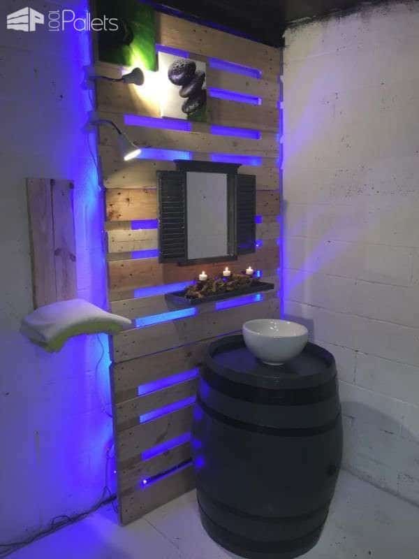 17 Pallet Projects You Can Make for Your Bathroom11