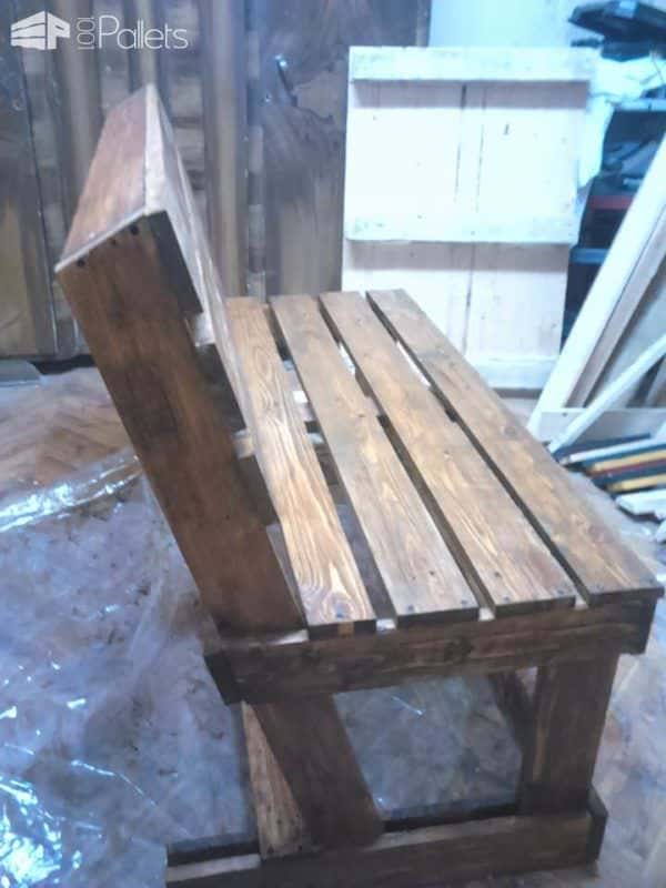 1001pallets.com-two-pallets-are-required-to-take-their-turns-these-benches4