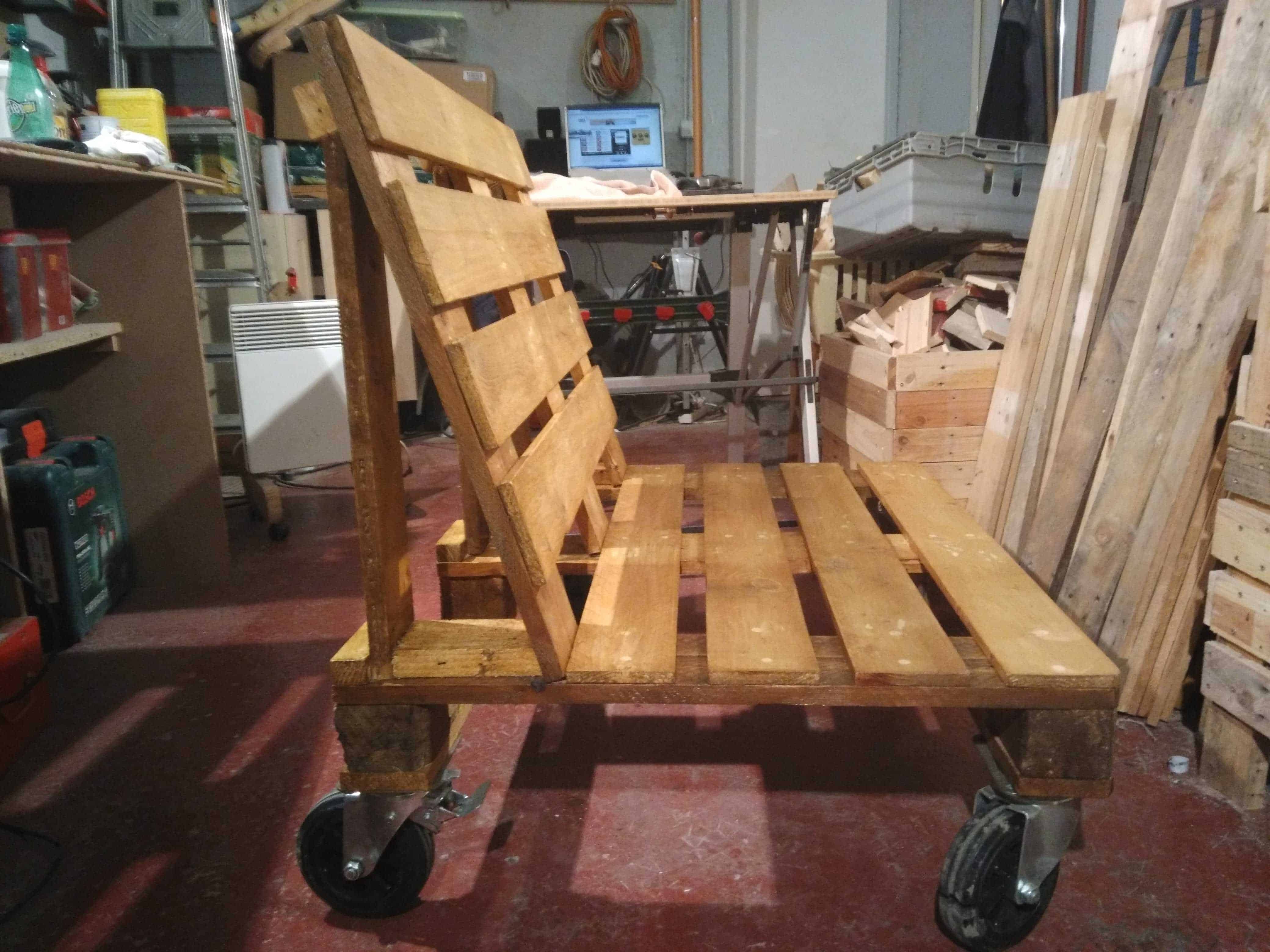 Pallet Bench on Wheels • Pallet Ideas • 1001 Pallets