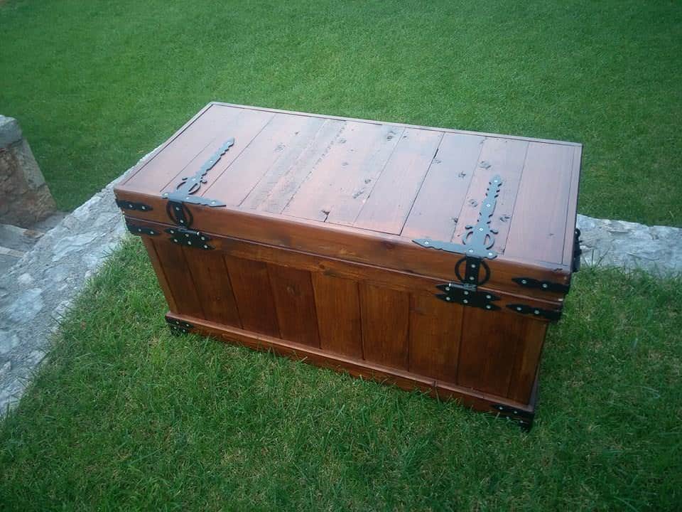 Pallet Chest • 1001 Pallets