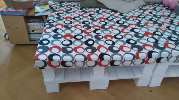 Sofa from 6 Used Pallets Pallet Sofas & Couches 1001pallets.com-sofa-from-6-used-pallets2
