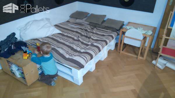 Sofa from 6 Used Pallets Pallet Sofas & Couches 1001pallets.com-sofa-from-6-used-pallets1