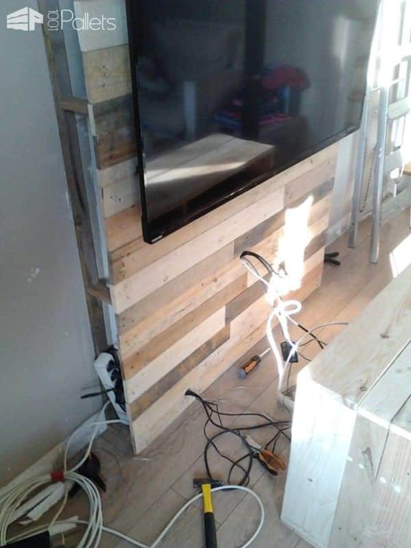 Wall from Pallet Wood / Mur En Bois De Palettes Pallet TV Stands & Racks Pallet Walls & Pallet Doors Wall from Pallet Wood / Mur En Bois De Palettes Pallet TV Stands & Racks Pallet Walls & Pallet Doors