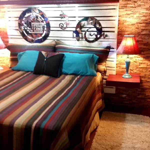 1001pallets.com-southwestern-pallet-headboard