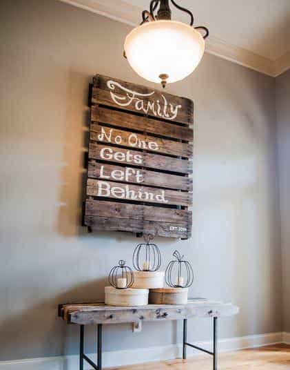 Pallet and Reclaimed Wood Decoration for a Contemporary House Pallet Projects Pallet and Reclaimed Wood Decoration for a Contemporary House Pallet Projects