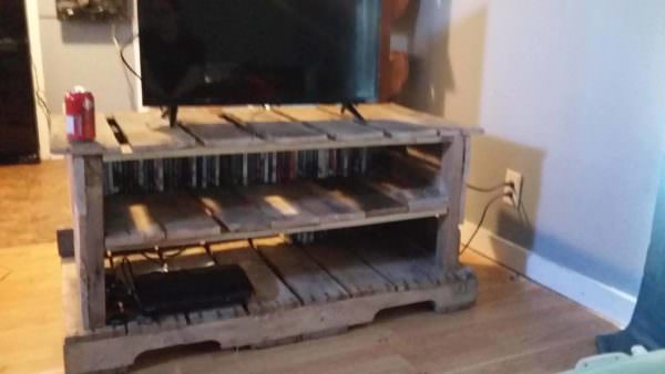Pallet Entertainment Center TV Stand Rack Pallet Entertainment Center TV Stand Rack