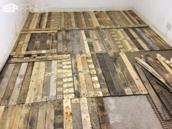 1001pallets.com-how-i-made-a-kitchen-floor-with-pallets1