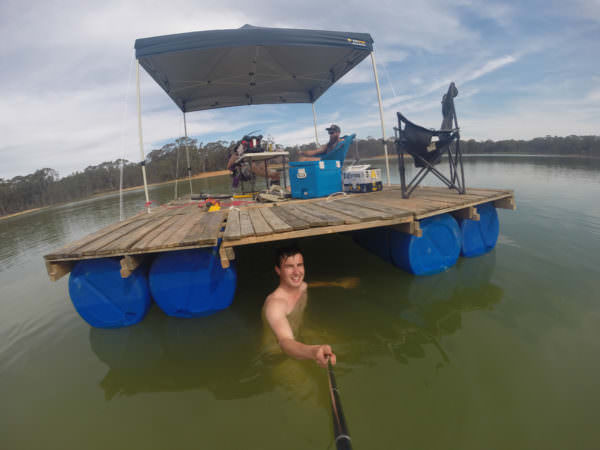 Diy: Portable Pontoon Using Old Pallets and Old Blue Drums ...