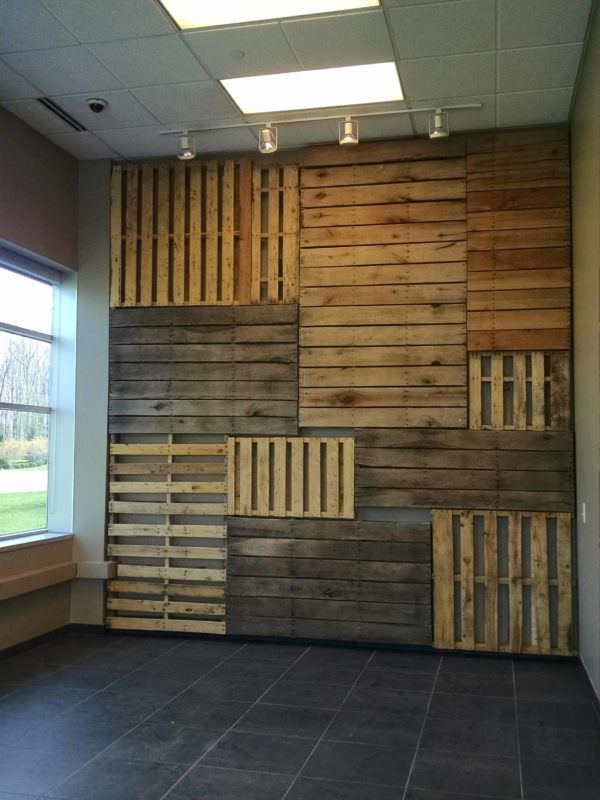 1001pallets.com-how-to-make-a-wall-s-focal-point-with-pallets