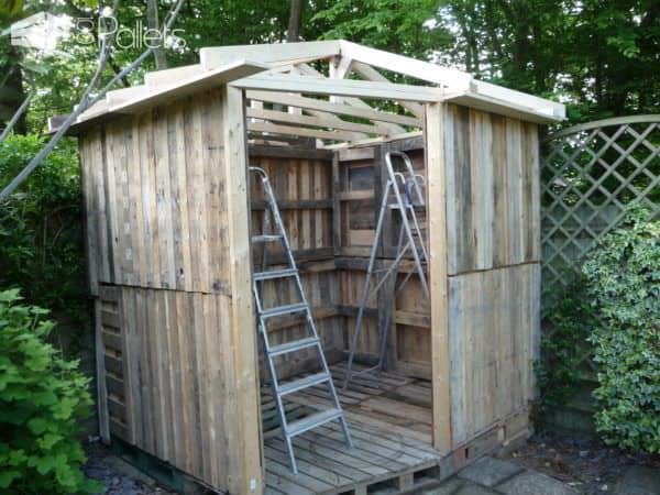 1001pallets.com-beautiful-summer-house-from-20-pallets4