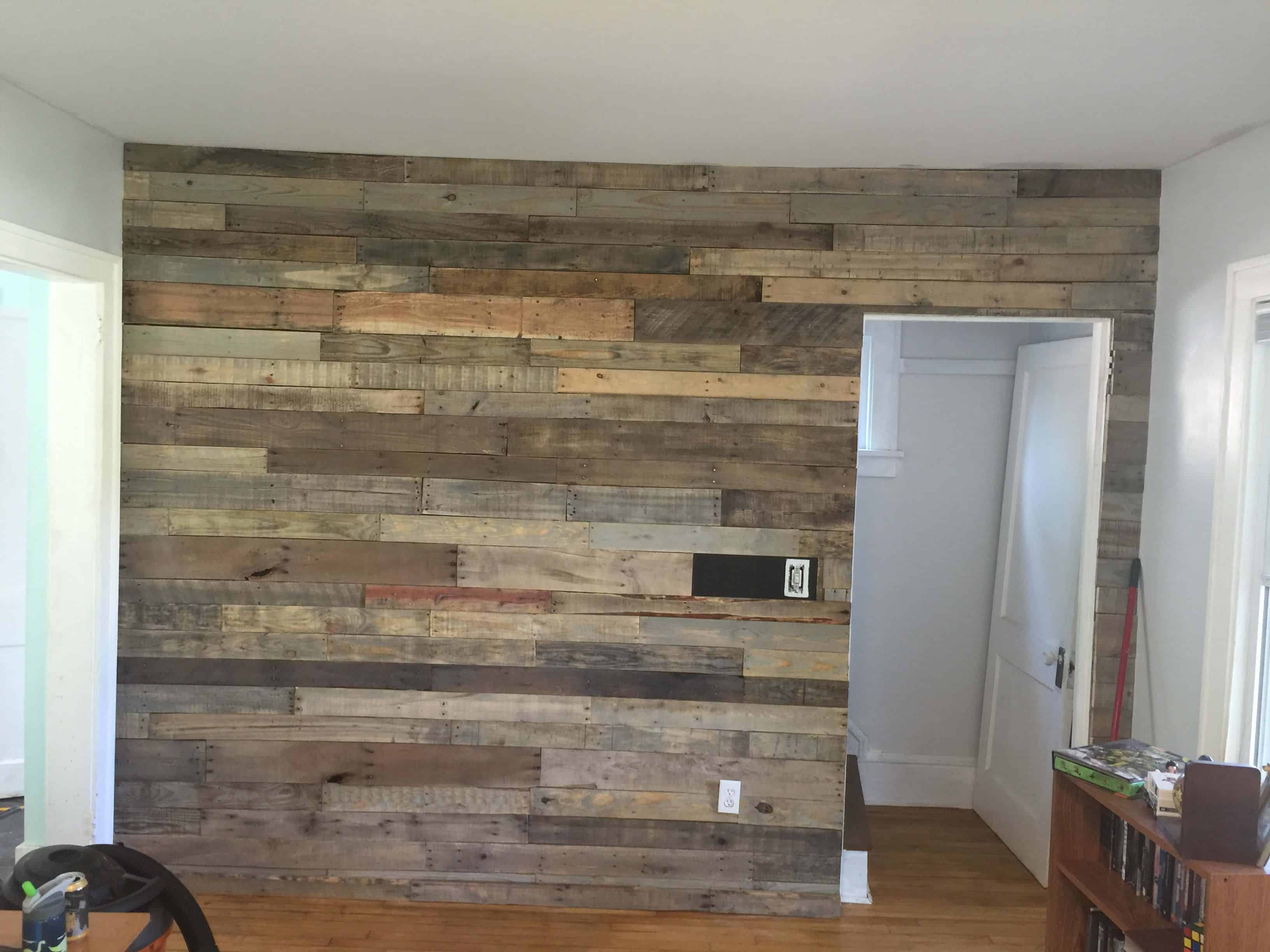 living room pallet wall