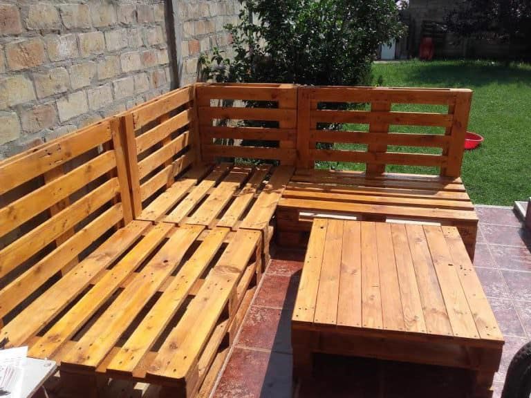Angular Euro-pallet Patio Lounge Set • 1001 Pallets
