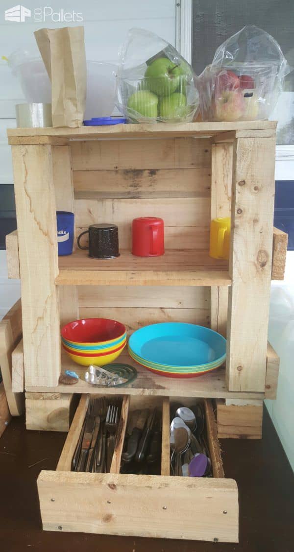 Pallet Camp Kitchen Tidy 3